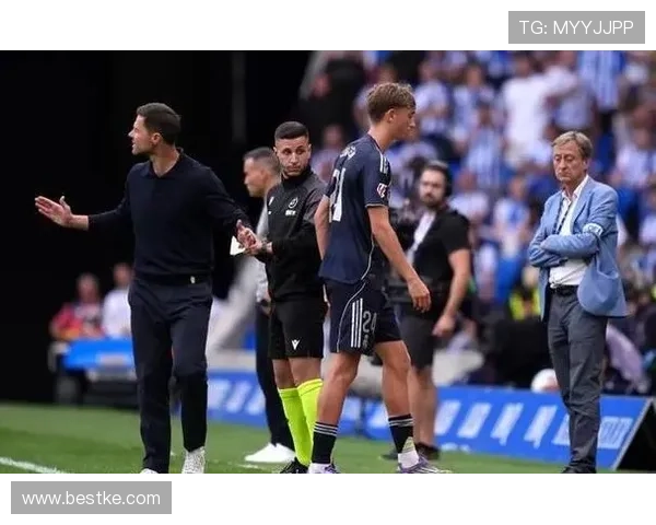 阿森西奥伤退揪心赫伊森父子笑